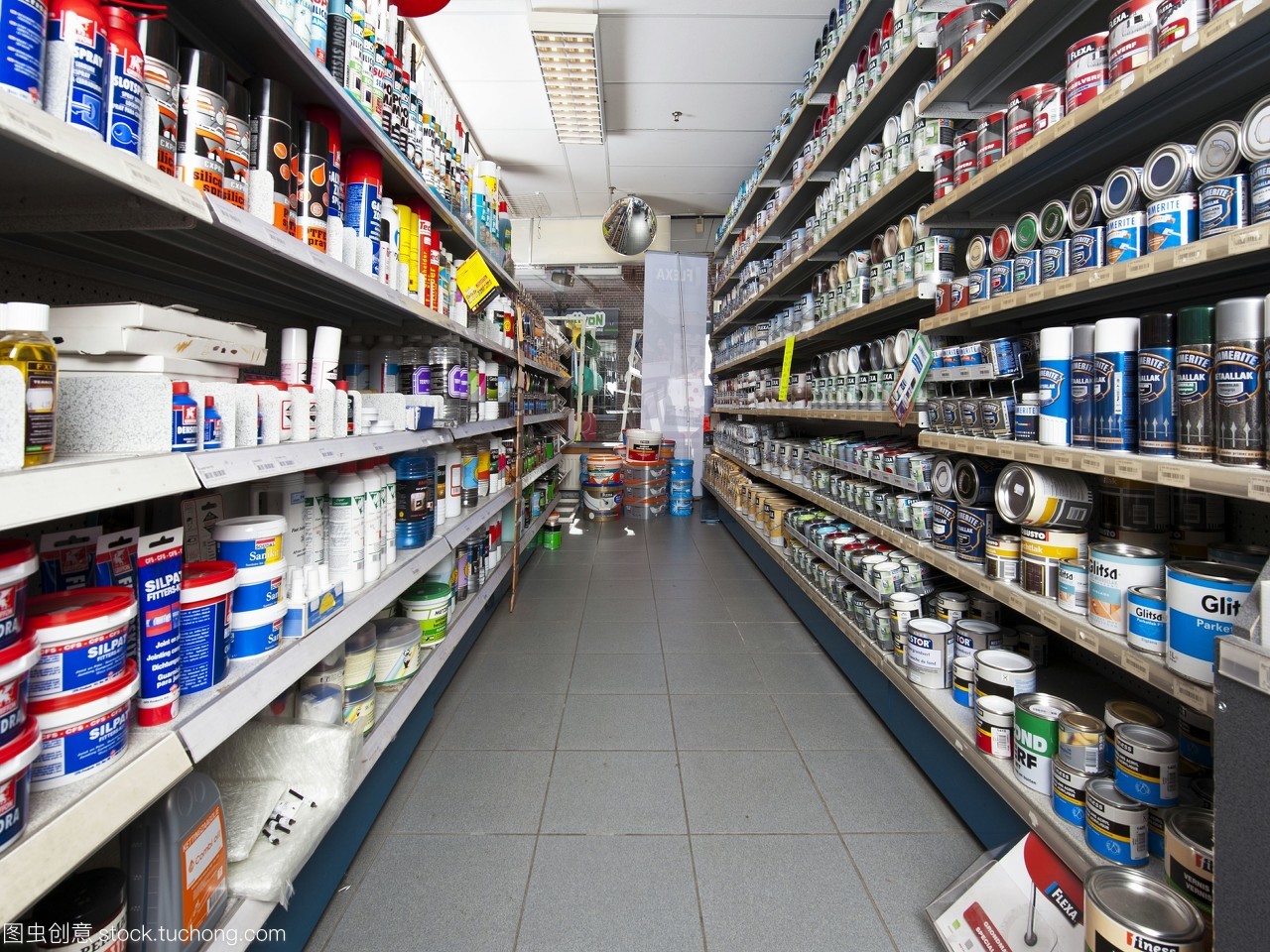 貨架上的是你自己的五金店